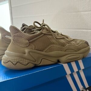 Adidas Ozweego in Cargo